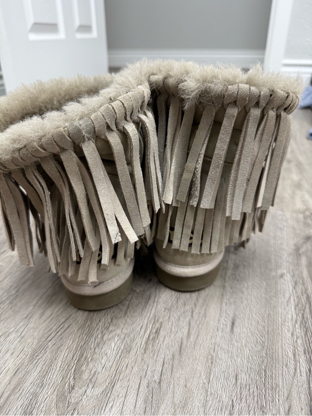 Women’s MOU Shearling Fringe Moccasin Boot - Taupe - Picture 3 of 9
